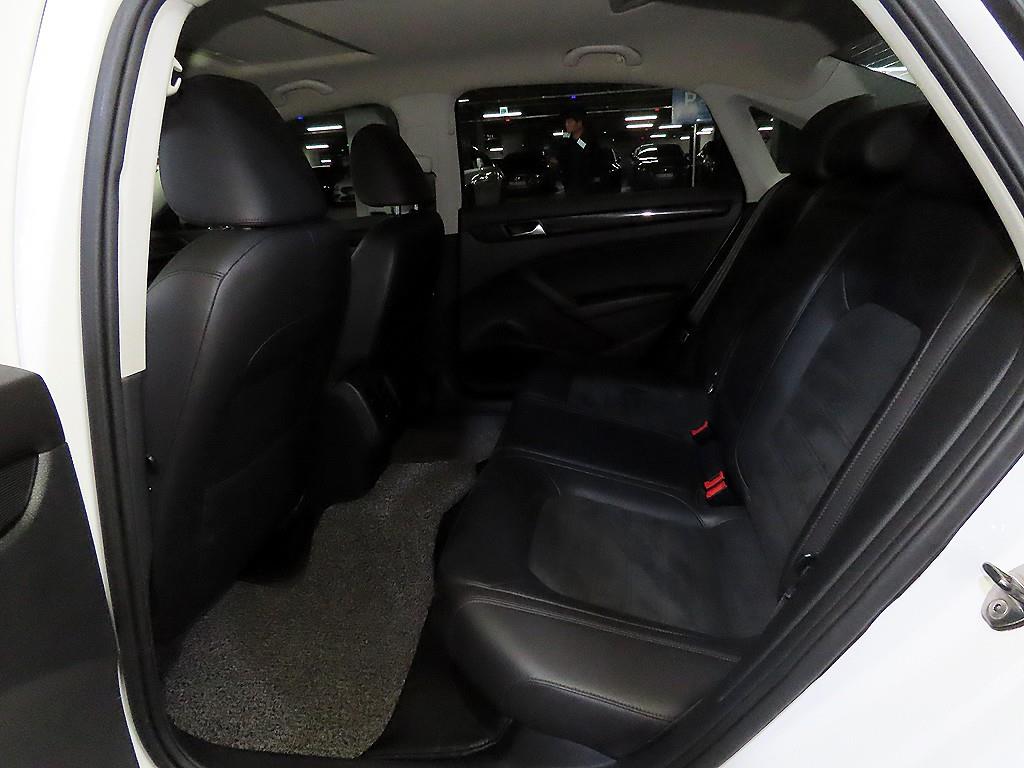 Volkswagen Passat — photo 07