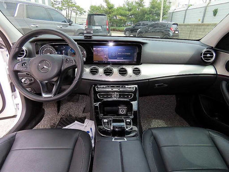 Mercedes-Benz E-Class — photo 07