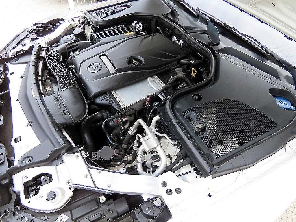 Mercedes-Benz E-Class — photo 19