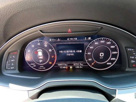 Audi Q7 — photo 09