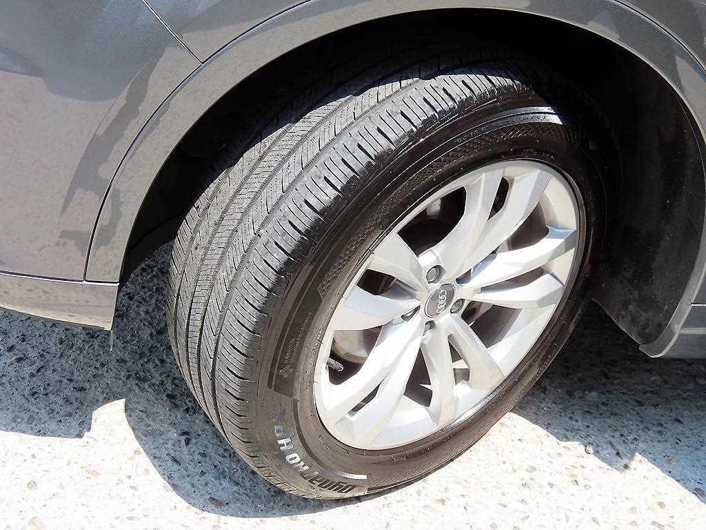 Audi Q7 — photo 20