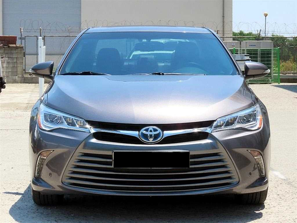 Toyota Camry — photo 01