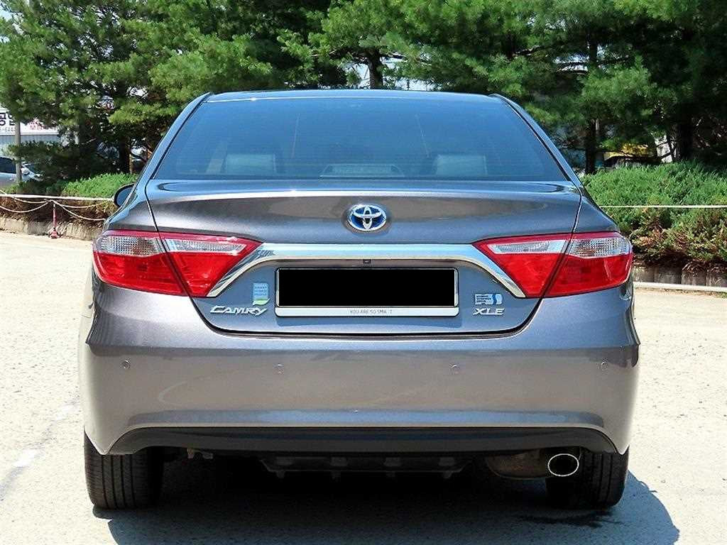 Toyota Camry — photo 04