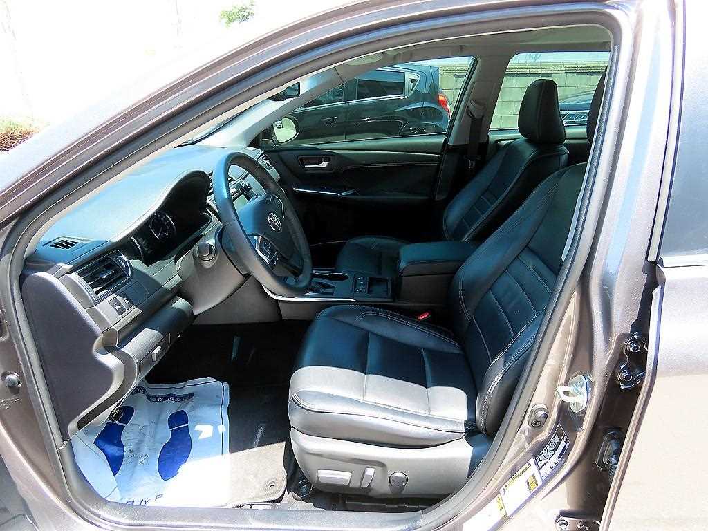 Toyota Camry — photo 05