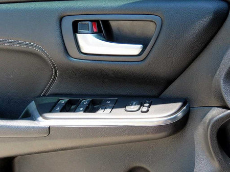 Toyota Camry — photo 11