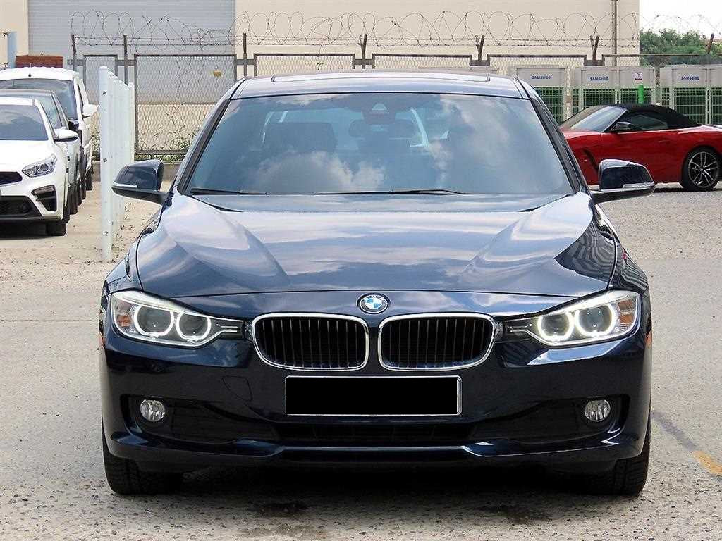 BMW 3-Series — photo 01