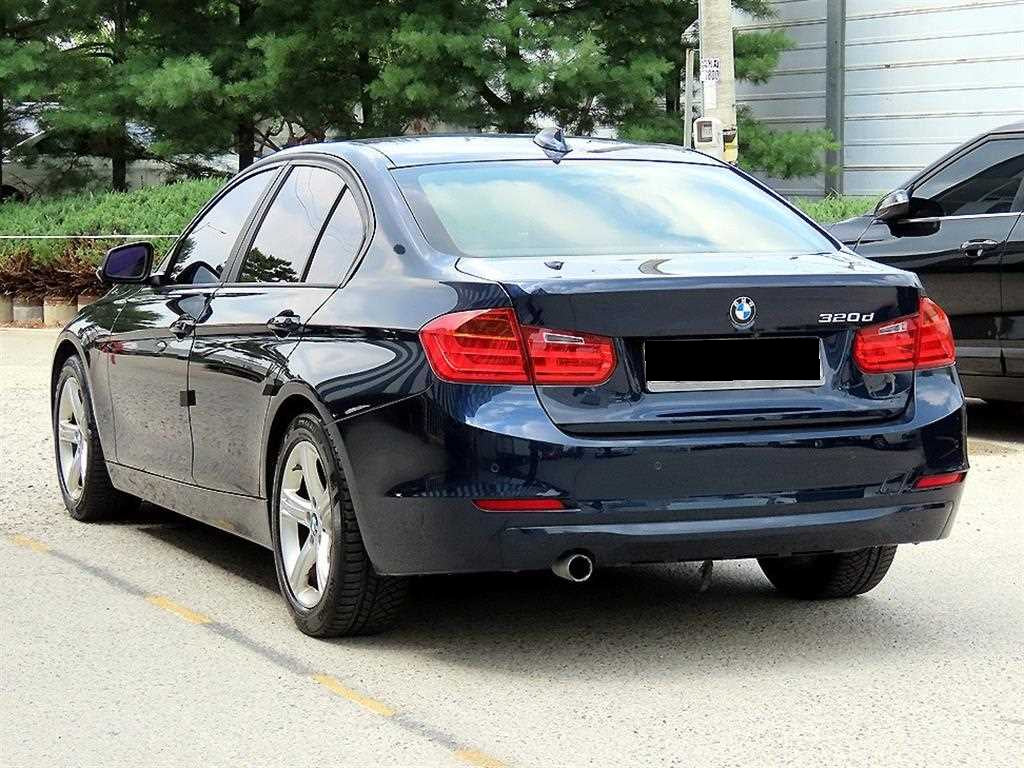 BMW 3-Series — photo 03