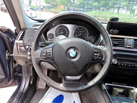 BMW 3-Series — photo 08