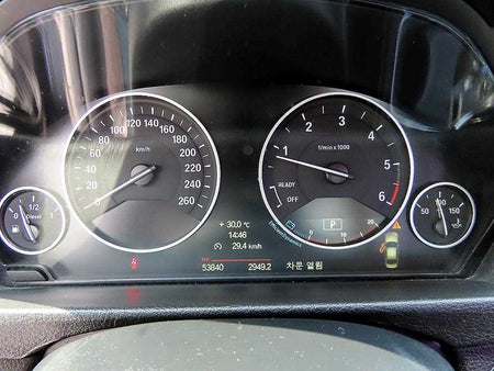 BMW 3-Series — photo 09
