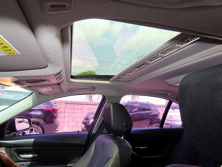 BMW 3-Series — photo 17