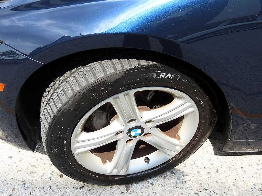 BMW 3-Series — photo 19