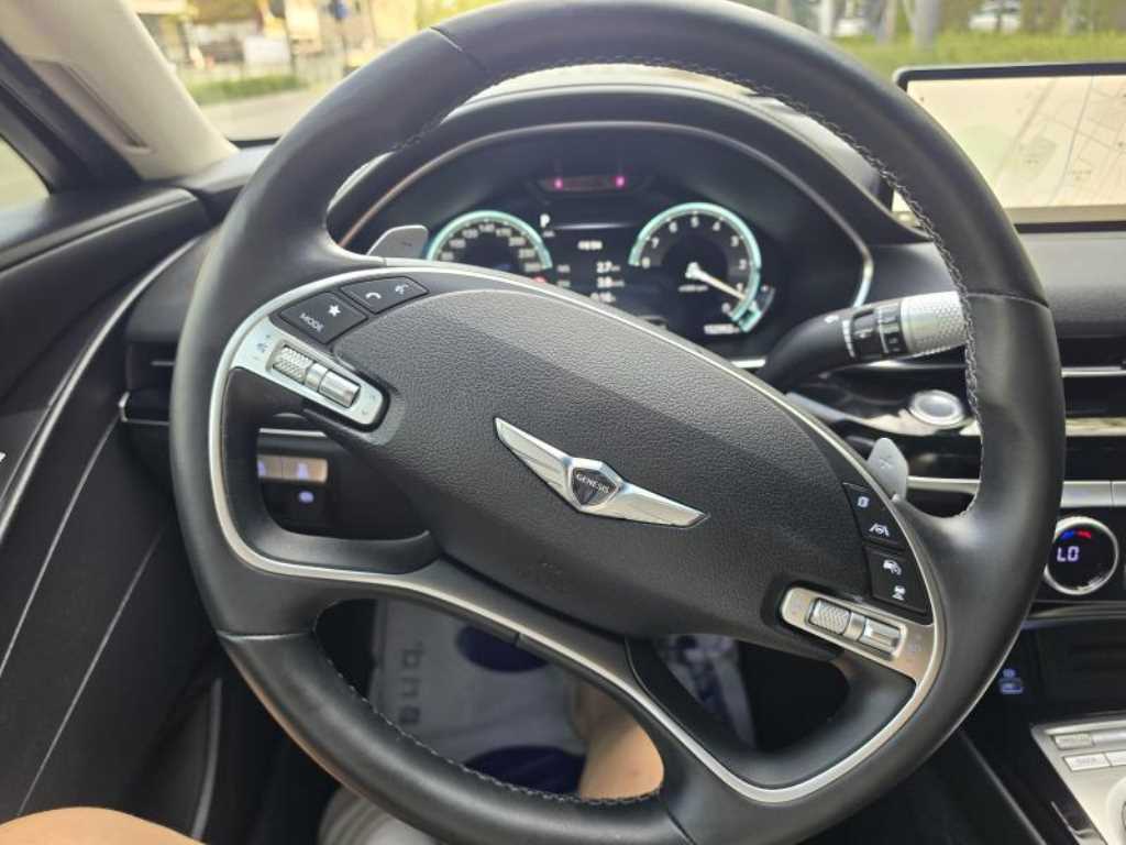 Genesis G80 — photo 07