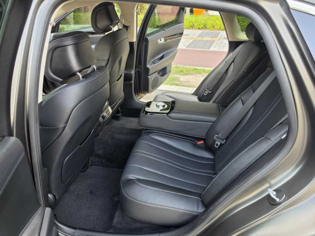Genesis G80 — photo 17