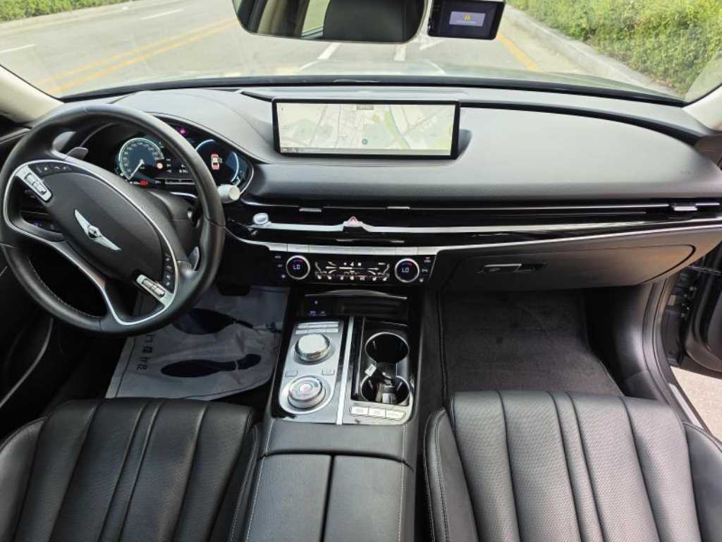 Genesis G80 — photo 18