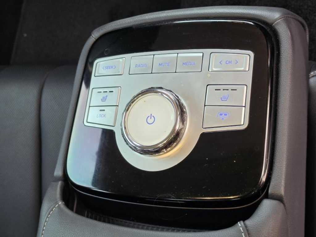 Genesis G80 — photo 20