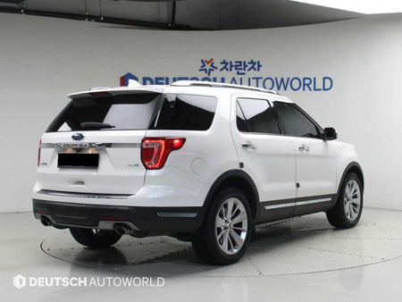 Ford Explorer — photo 02