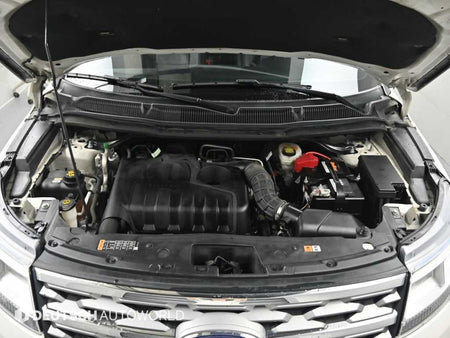 Ford Explorer — photo 06