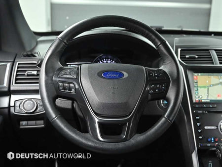 Ford Explorer — photo 13