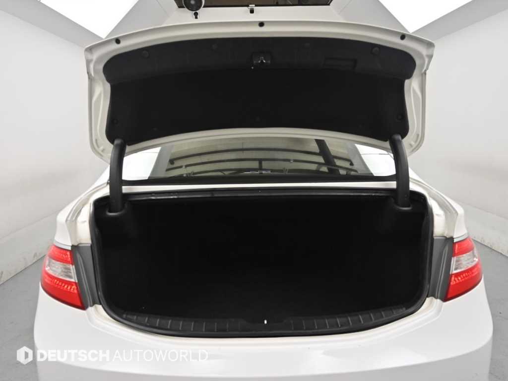 Hyundai Grandeur — photo 19