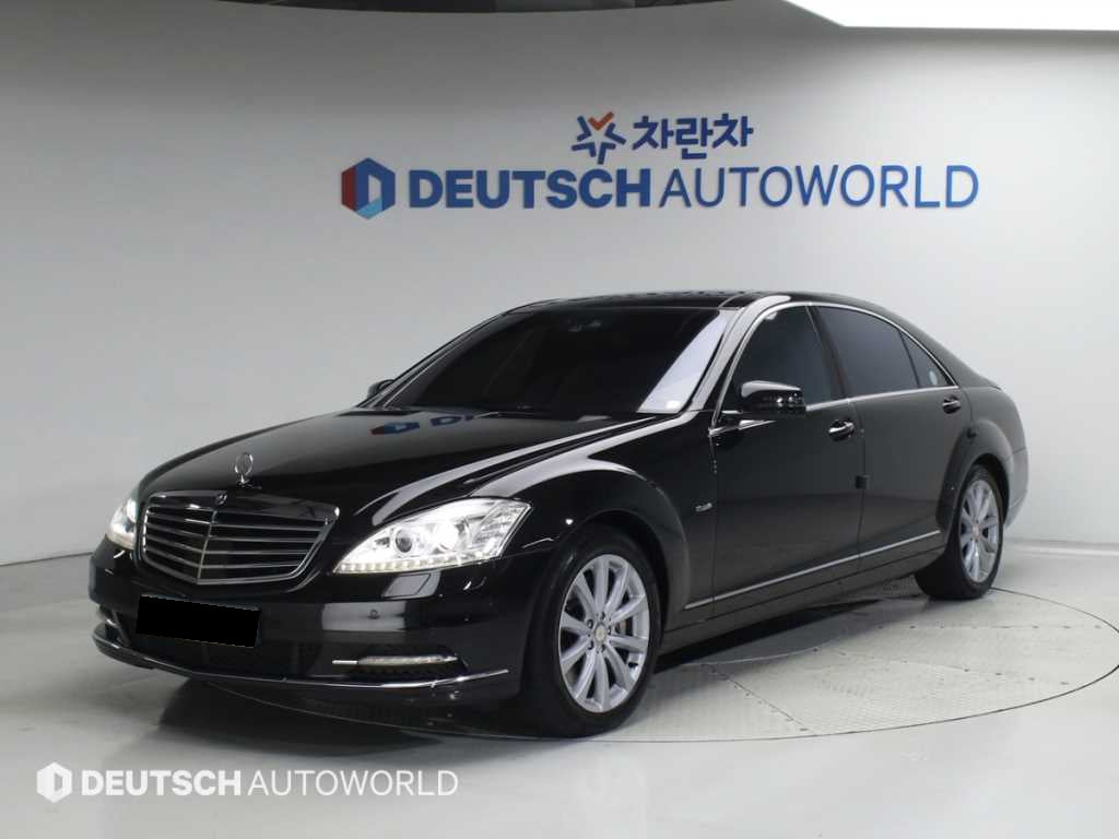 Mercedes-Benz S-Class — photo 01