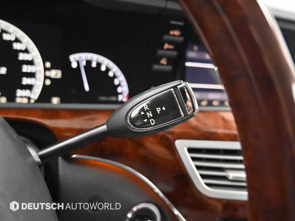 Mercedes-Benz S-Class — photo 09