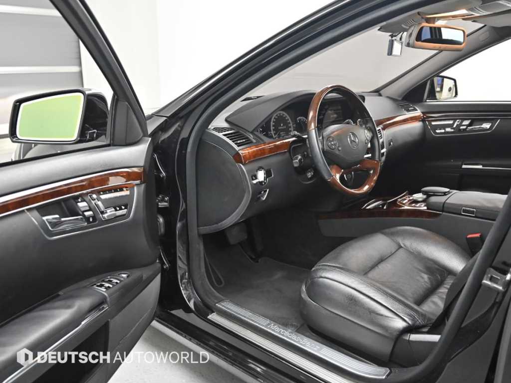 Mercedes-Benz S-Class — photo 11