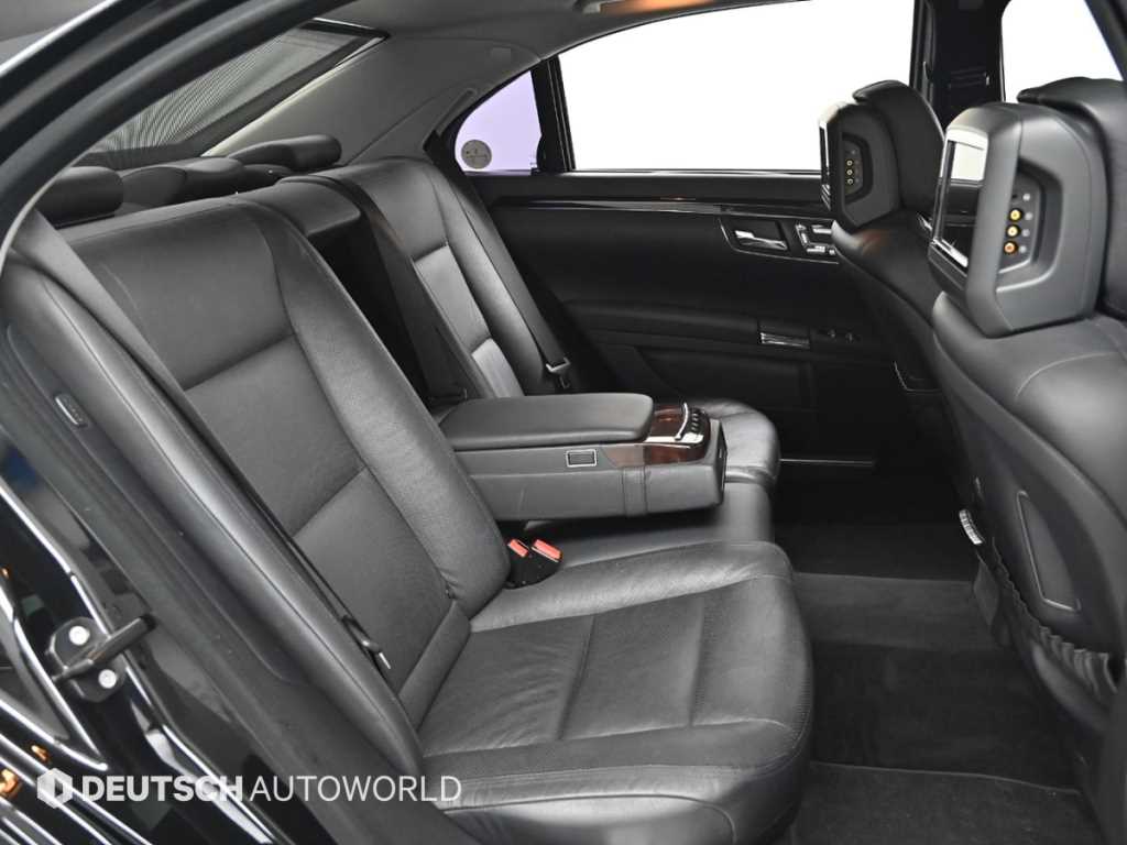 Mercedes-Benz S-Class — photo 12