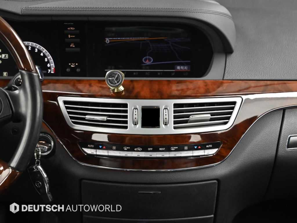 Mercedes-Benz S-Class — photo 14