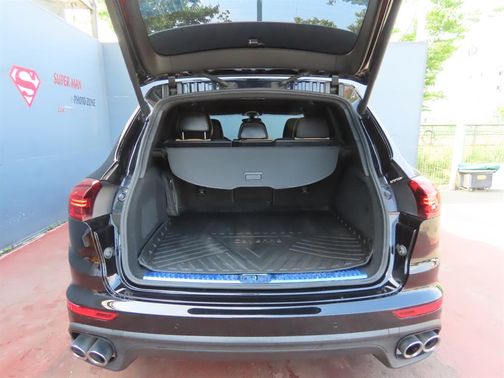 Porsche Cayenne — photo 05