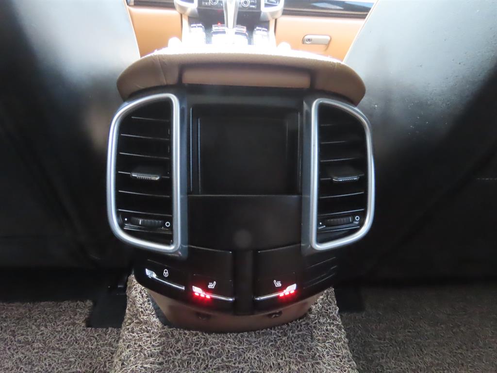 Porsche Cayenne — photo 07