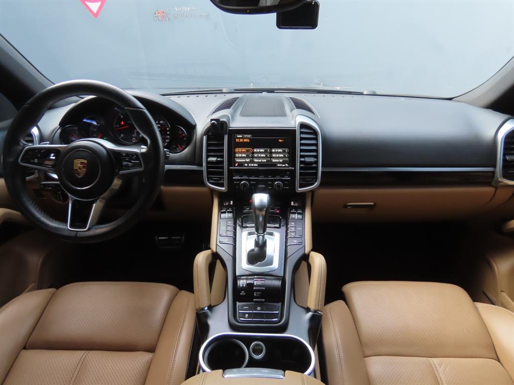 Porsche Cayenne — photo 08
