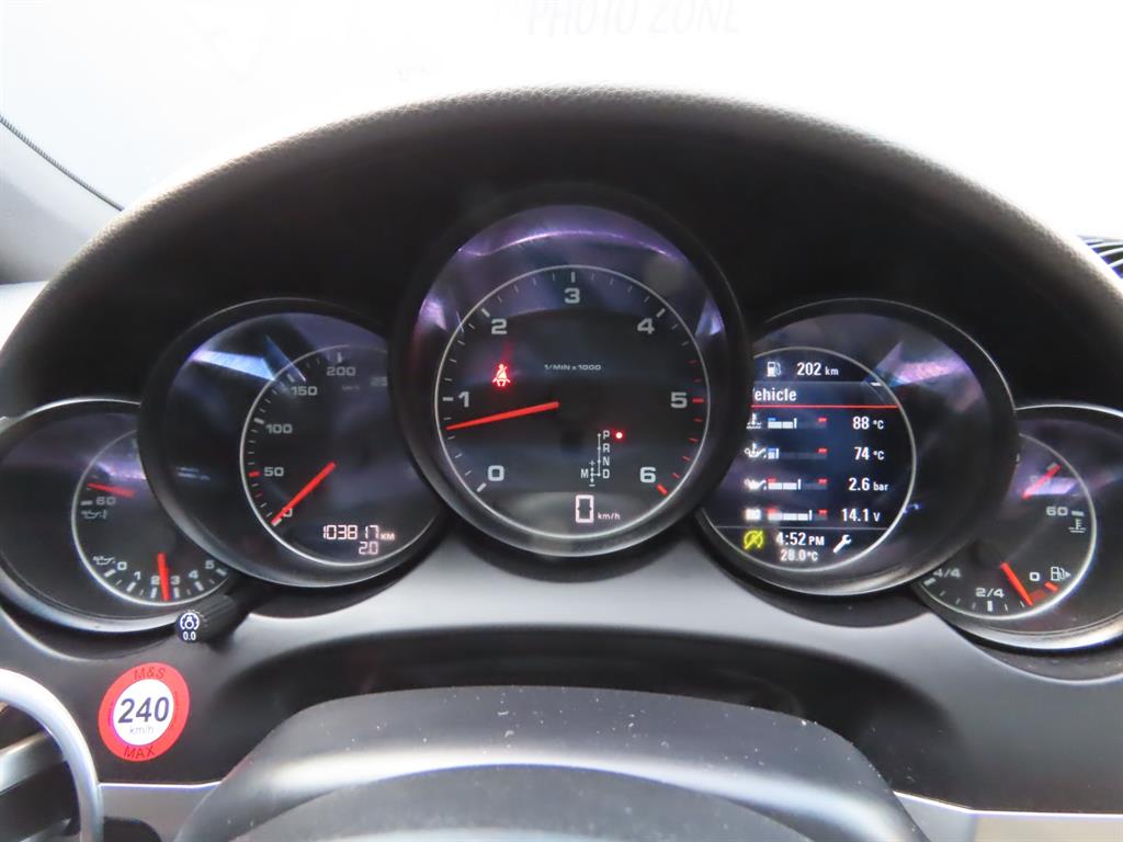 Porsche Cayenne — photo 09