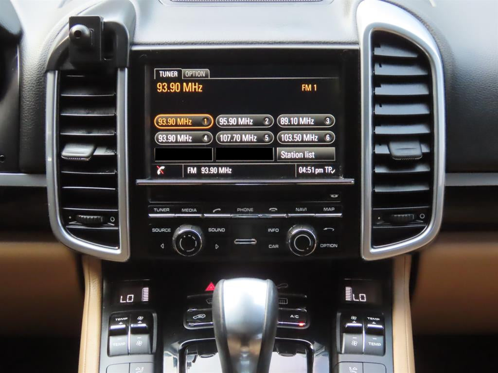 Porsche Cayenne — photo 10