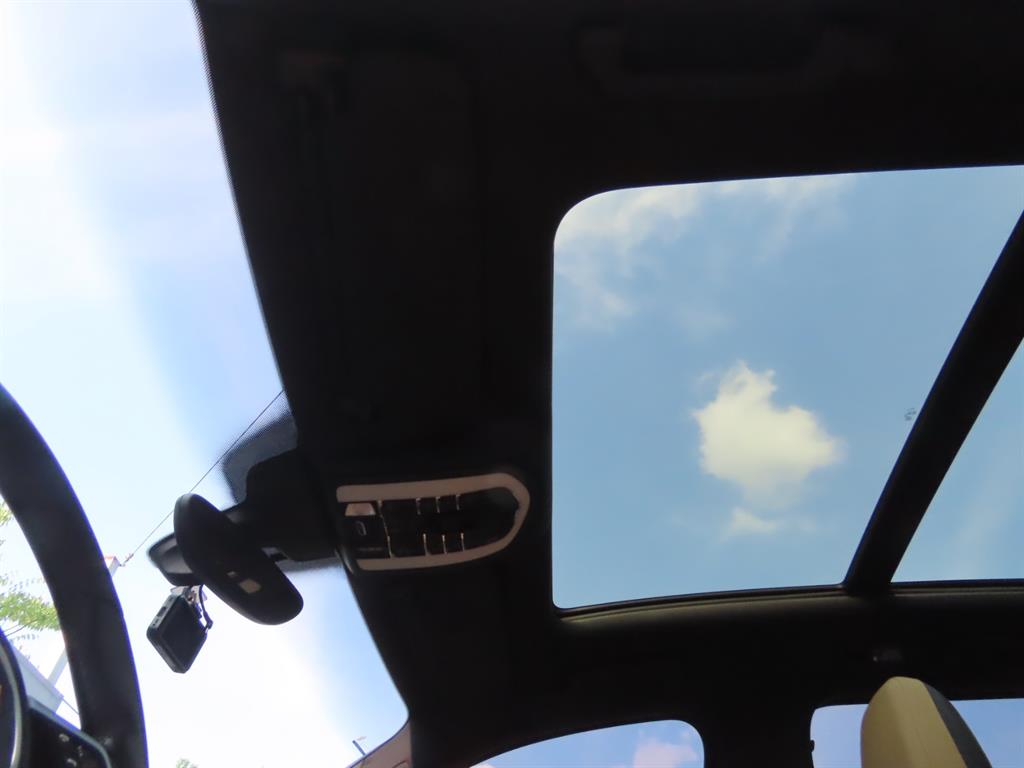 Porsche Cayenne — photo 16