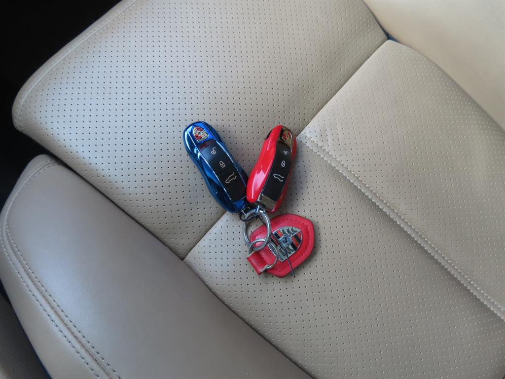 Porsche Cayenne — photo 19