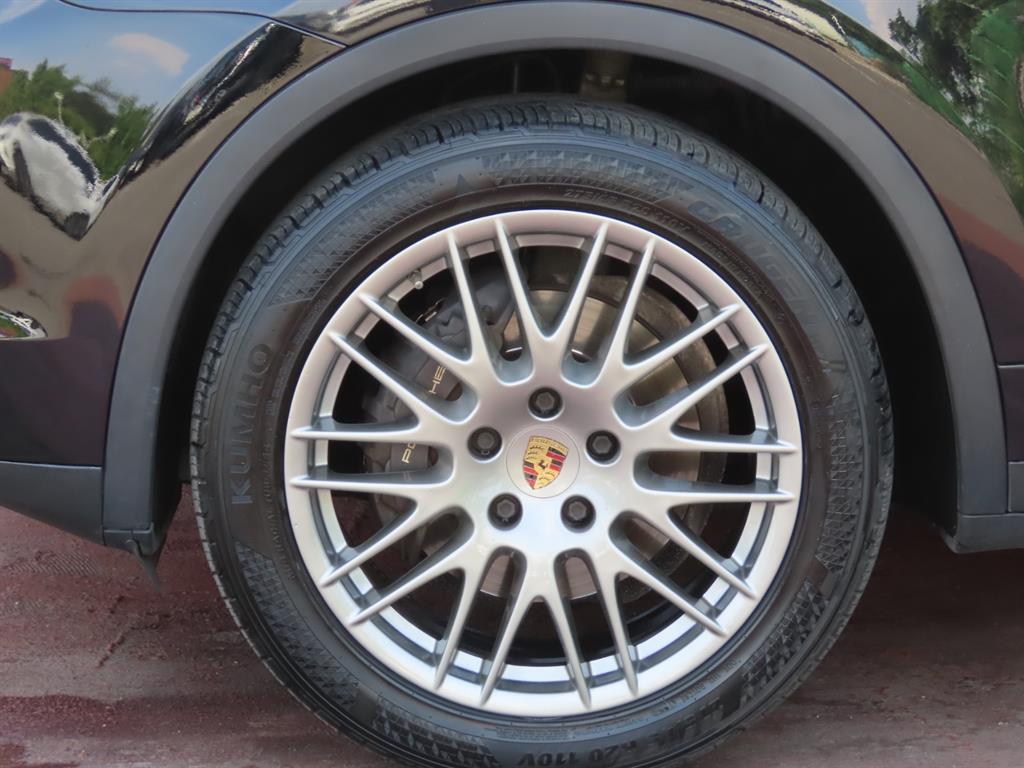 Porsche Cayenne — photo 20