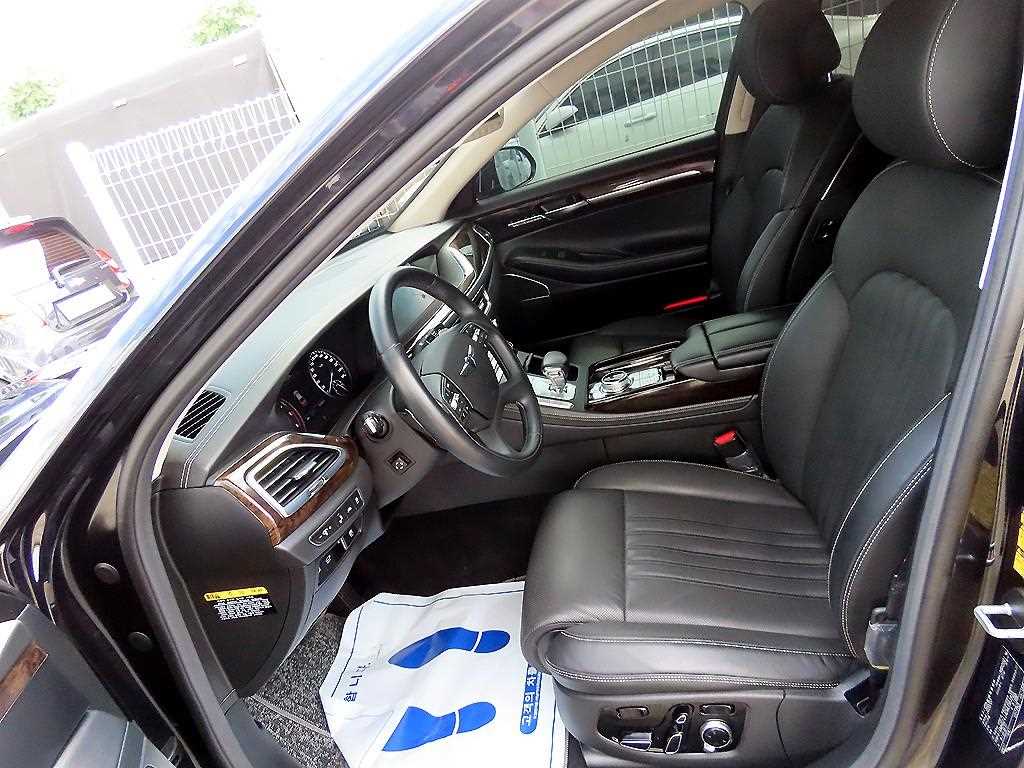 Genesis G90 — photo 05