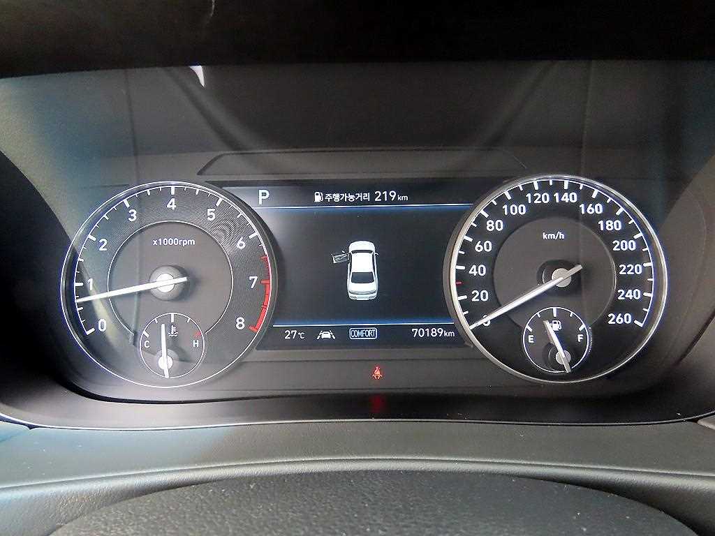 Genesis G90 — photo 09