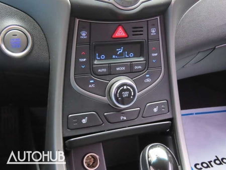 Hyundai Avante — photo 08