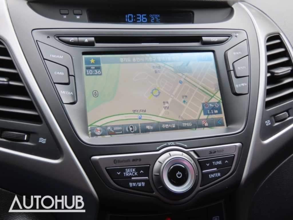 Hyundai Avante — photo 09
