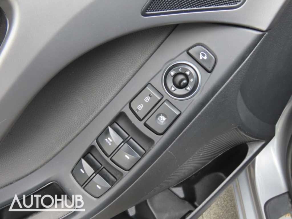Hyundai Avante — photo 13