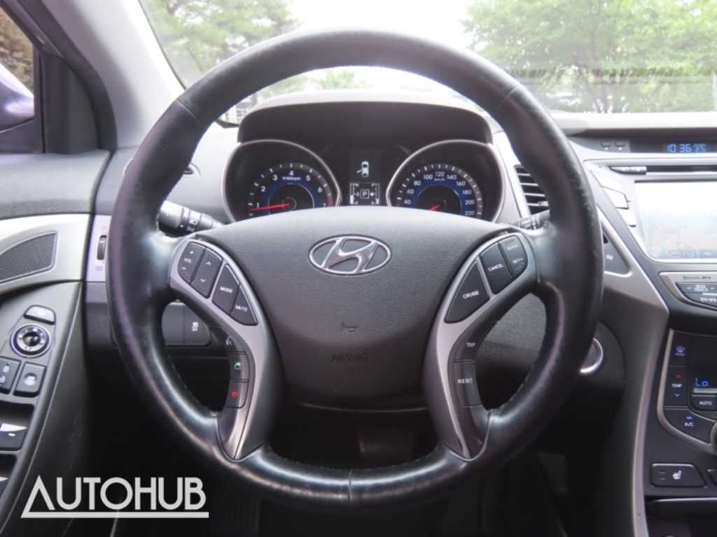 Hyundai Avante — photo 17
