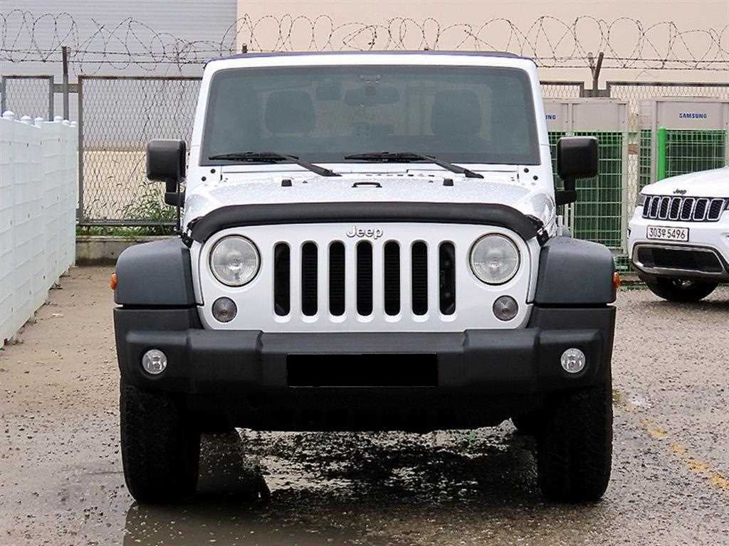 Jeep Wrangler — photo 01