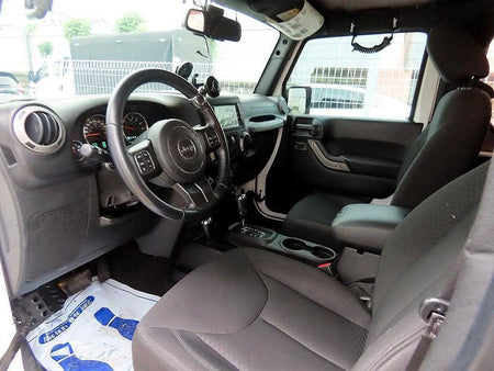 Jeep Wrangler — photo 06