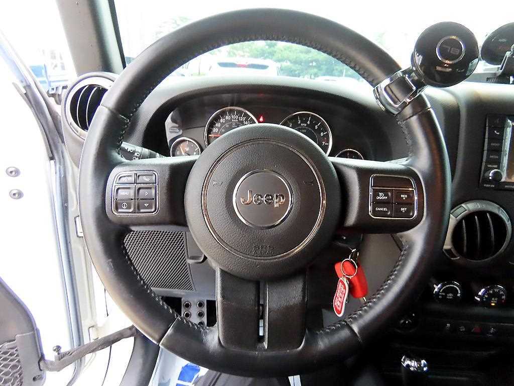 Jeep Wrangler — photo 07