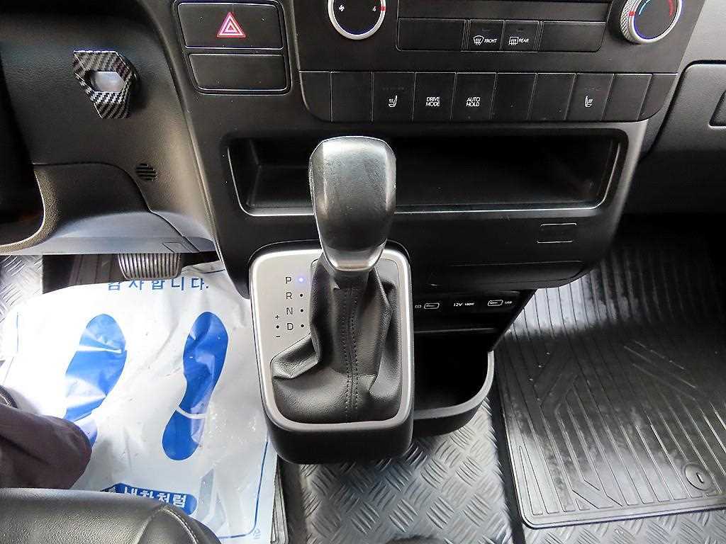 Hyundai Staria — photo 10