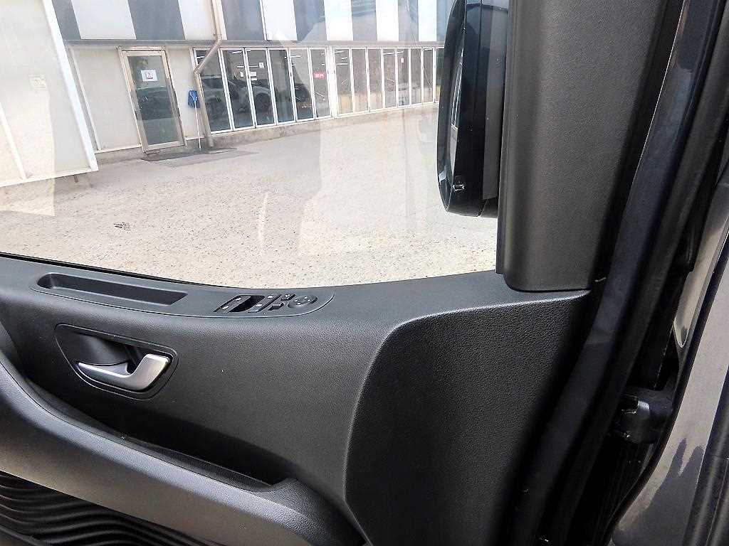 Hyundai Staria — photo 11
