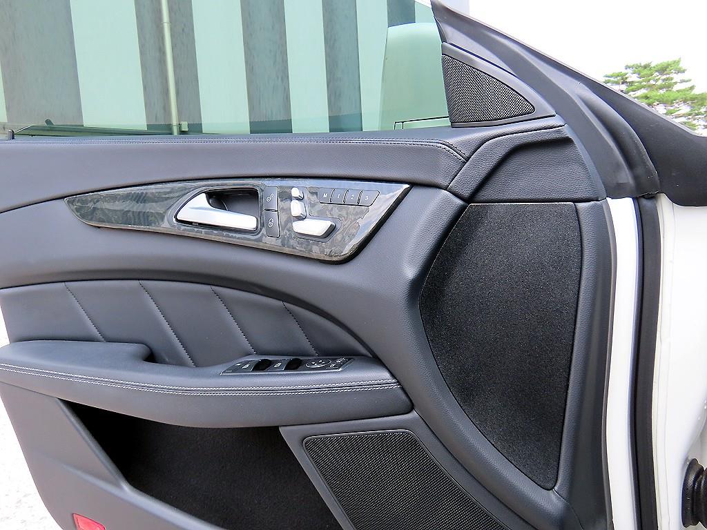 Mercedes-Benz CLS-Class — photo 11
