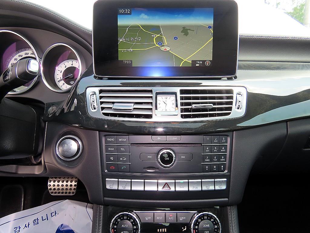 Mercedes-Benz CLS-Class — photo 13