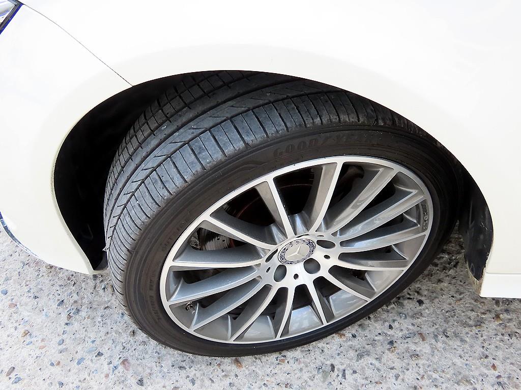 Mercedes-Benz CLS-Class — photo 20